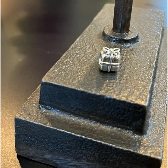 Present Pandora Charm - Picture 2 of 5